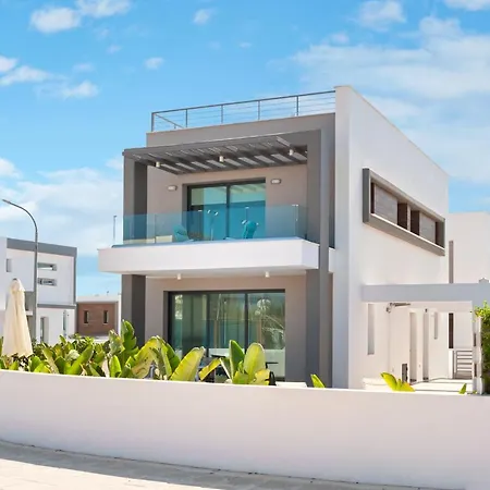Sunrise Seeker 3 Bdrm With Big Pvt Pool In