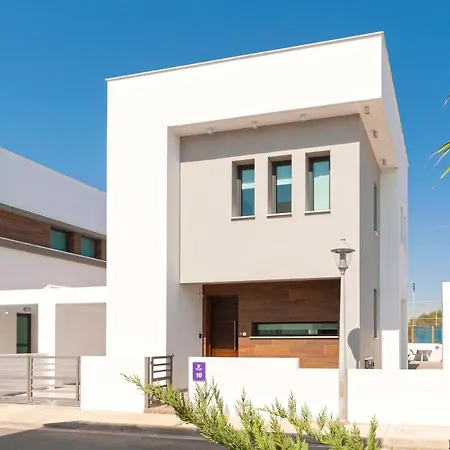 Sunrise Seeker 3 Bdrm With Big Pvt Pool In * Protaras