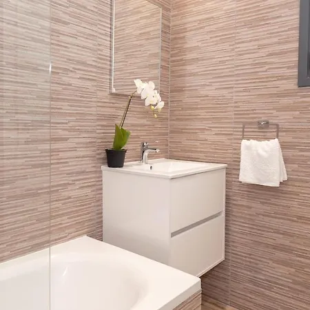 Sunrise Seeker 3 Bdrm With Big Pvt Pool In * Protaras